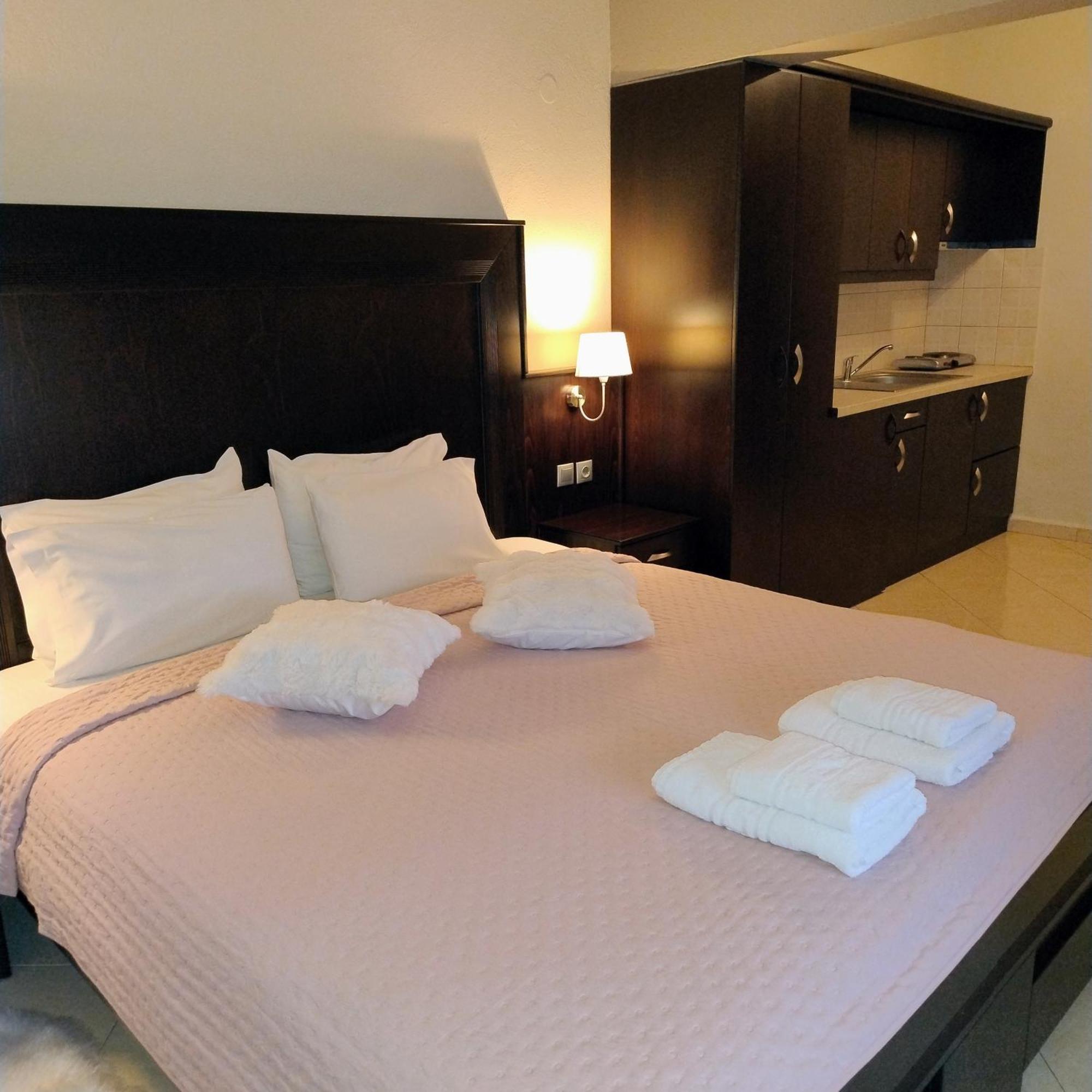 Neraides Hotel Loutraki  Bagian luar foto